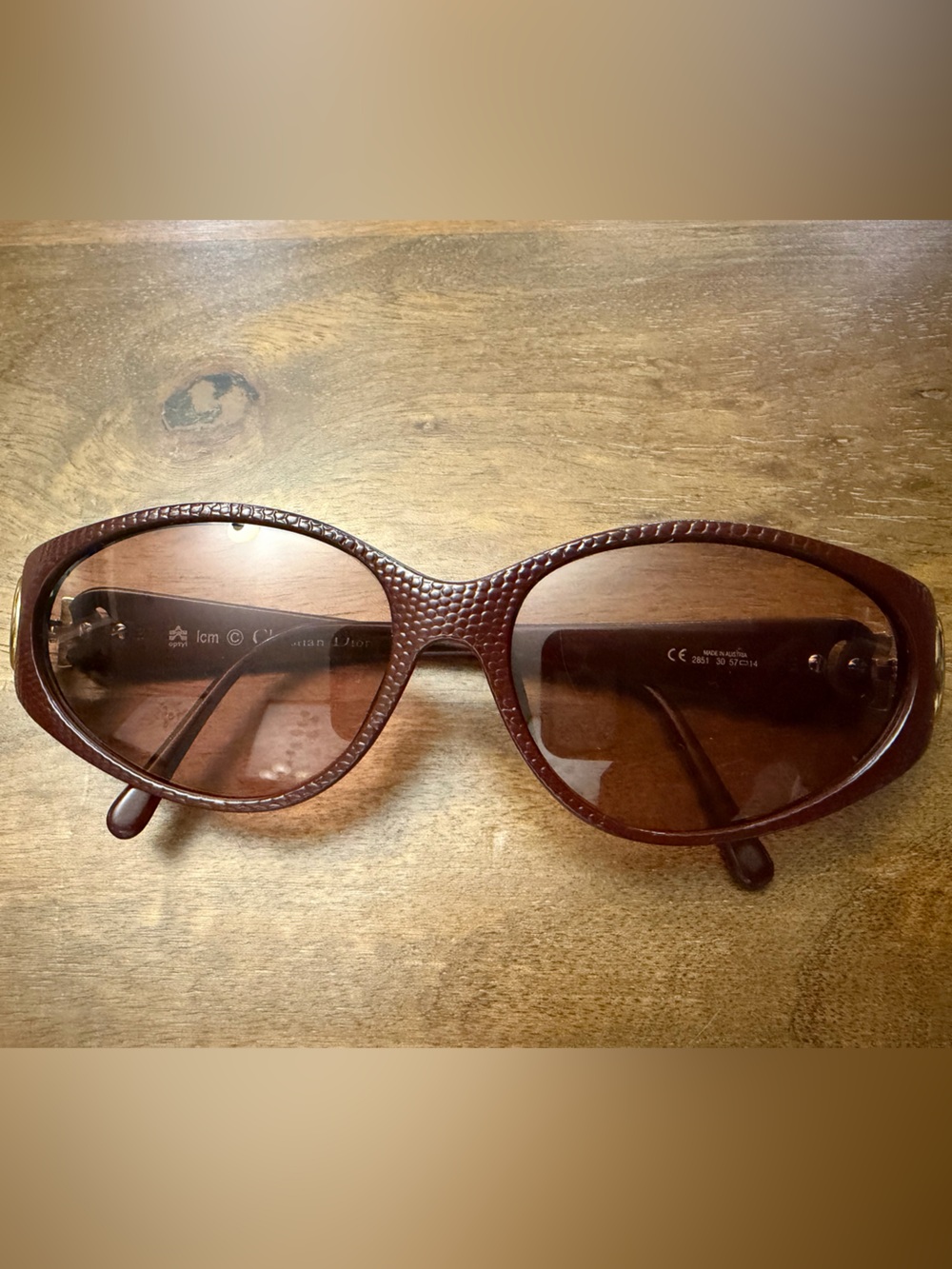 Christian Dior vintage textured brown sunglasses - Picture 9 of 9